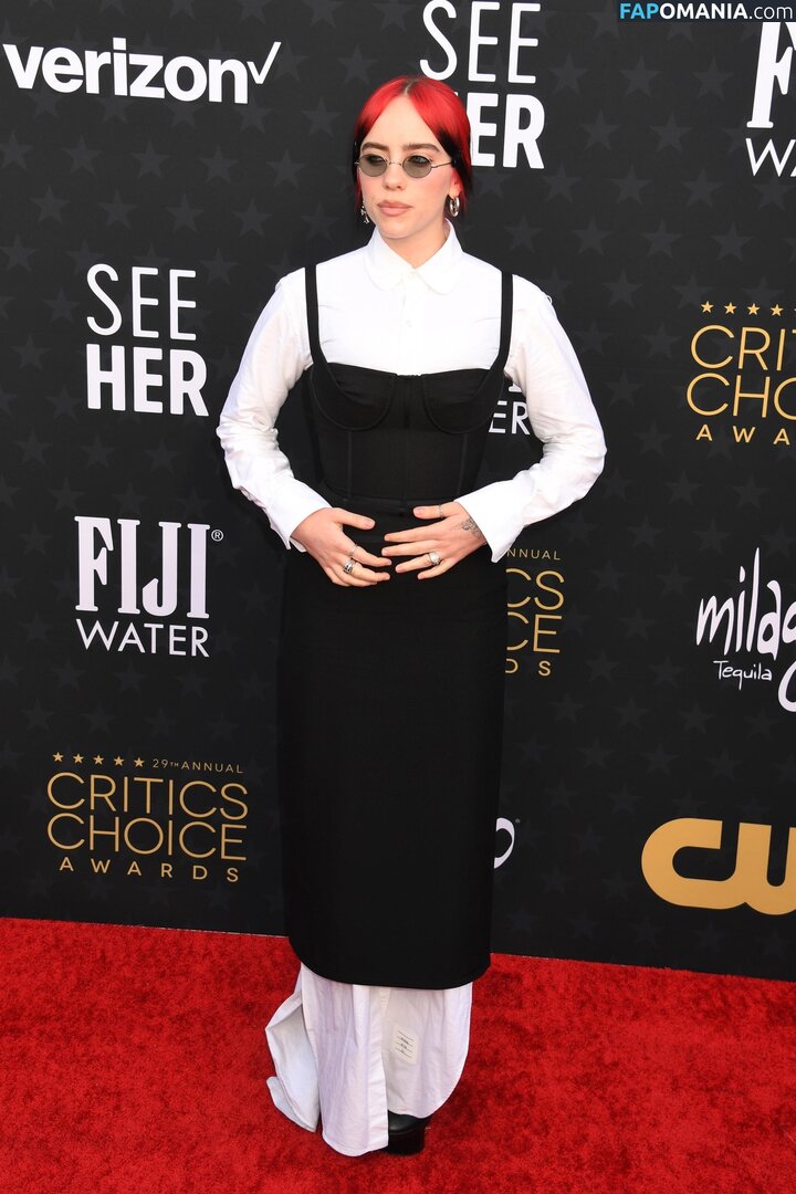 Billie Eilish / Fake / billeeilish / billieeilish Nahý OnlyFans  Uniklá fotka #1178