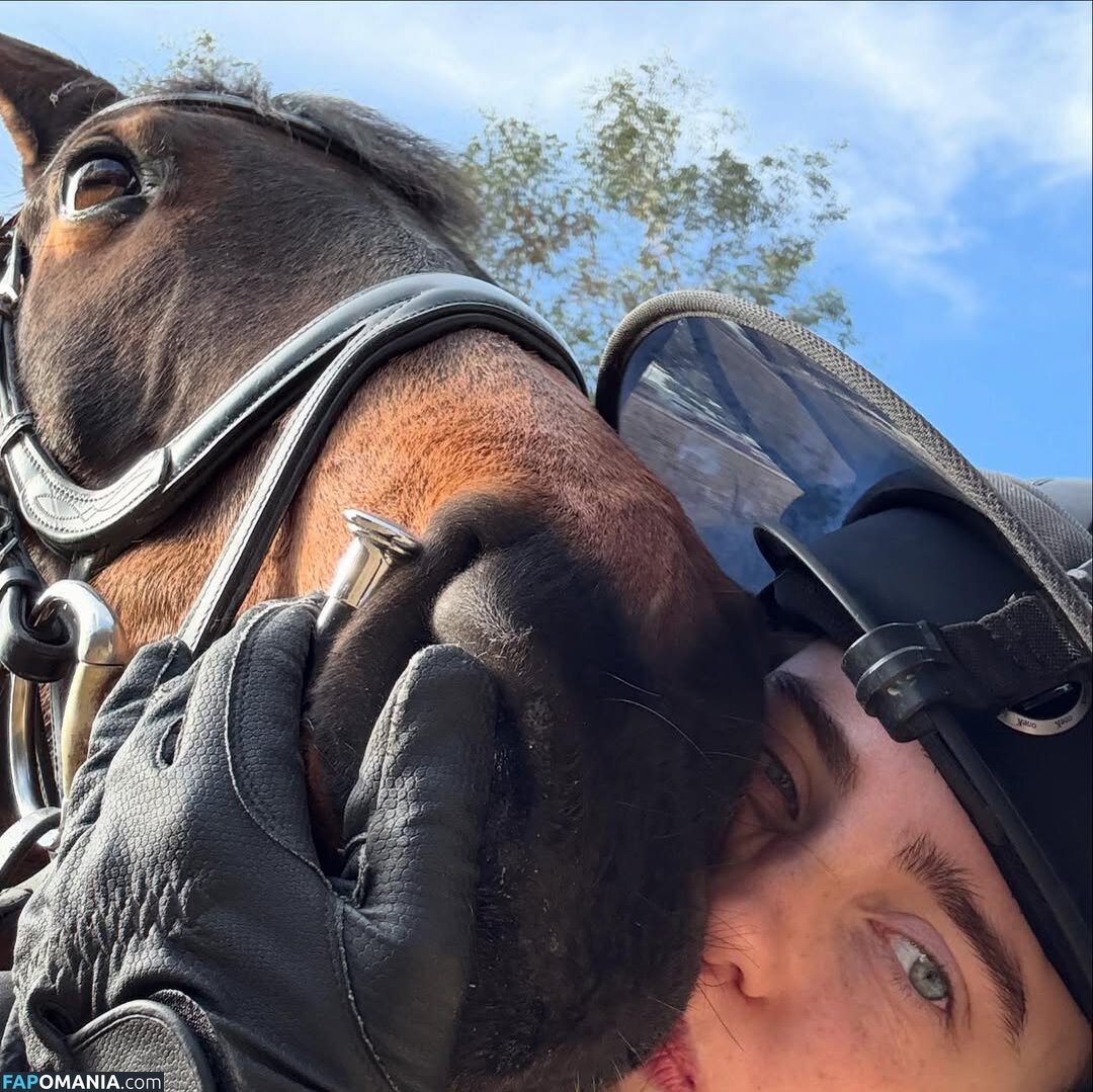 Billie Eilish / Fake / billeeilish / billieeilish Nahý OnlyFans  Uniklá fotka #2232