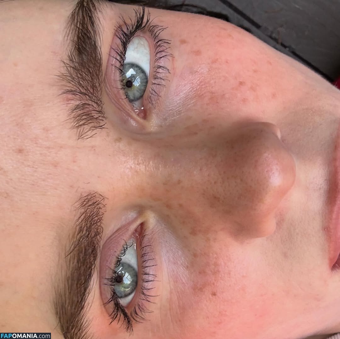 Billie Eilish / Fake / billeeilish / billieeilish Nahý OnlyFans  Uniklá fotka #2233