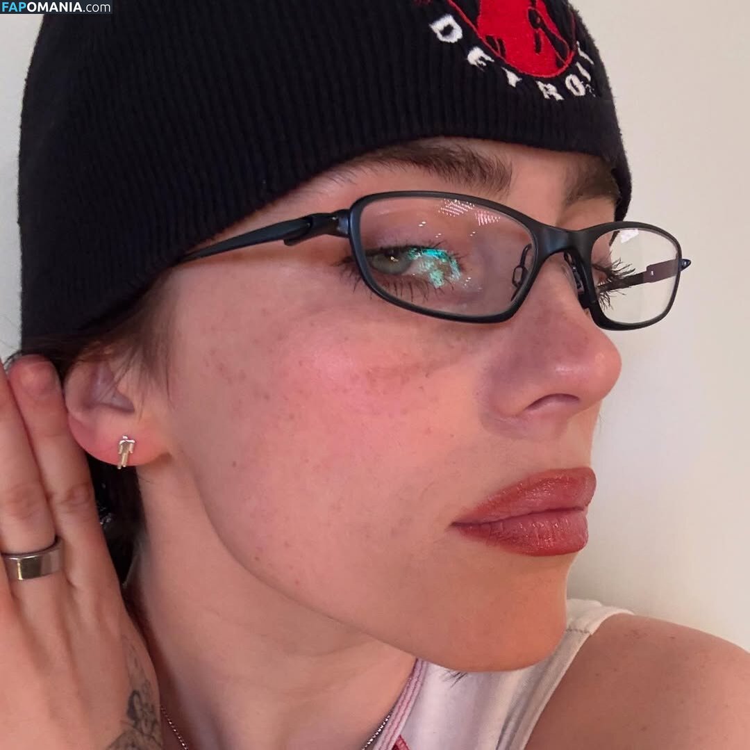 Billie Eilish / Fake / billeeilish / billieeilish Nahý OnlyFans  Uniklá fotka #2235