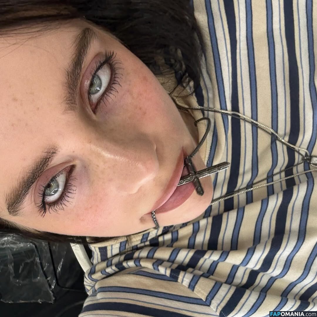 Billie Eilish / Fake / billeeilish / billieeilish Nahý OnlyFans  Uniklá fotka #2236