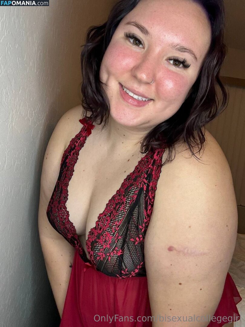 bisexualcollegegirl / rubitout Nahý OnlyFans  Uniklá fotka #12