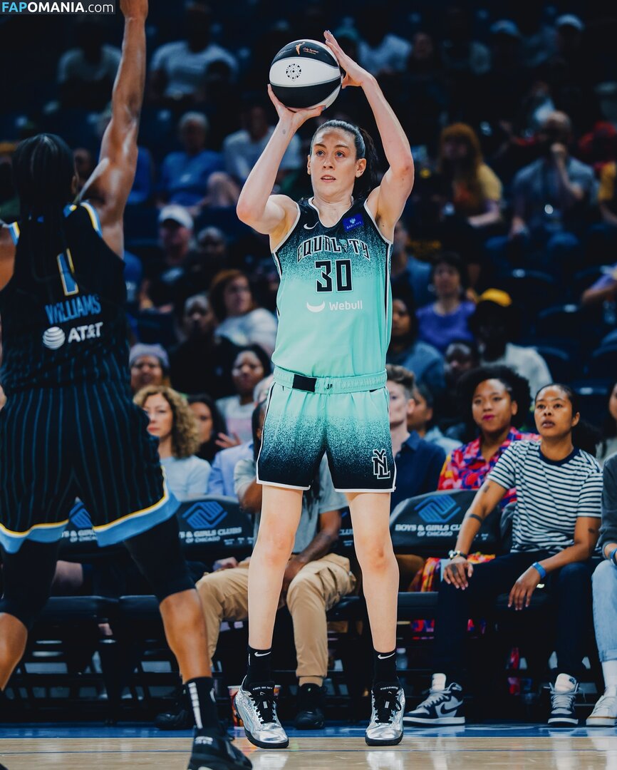 Breanna Stewart / WNBA Player / breannastewart30 Nahý OnlyFans  Uniklá fotka #5