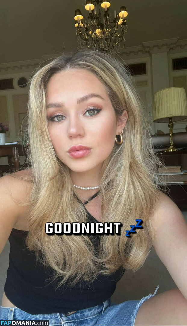 Brec Bassinger / brecbassinger Nahý OnlyFans  Uniklá fotka #18