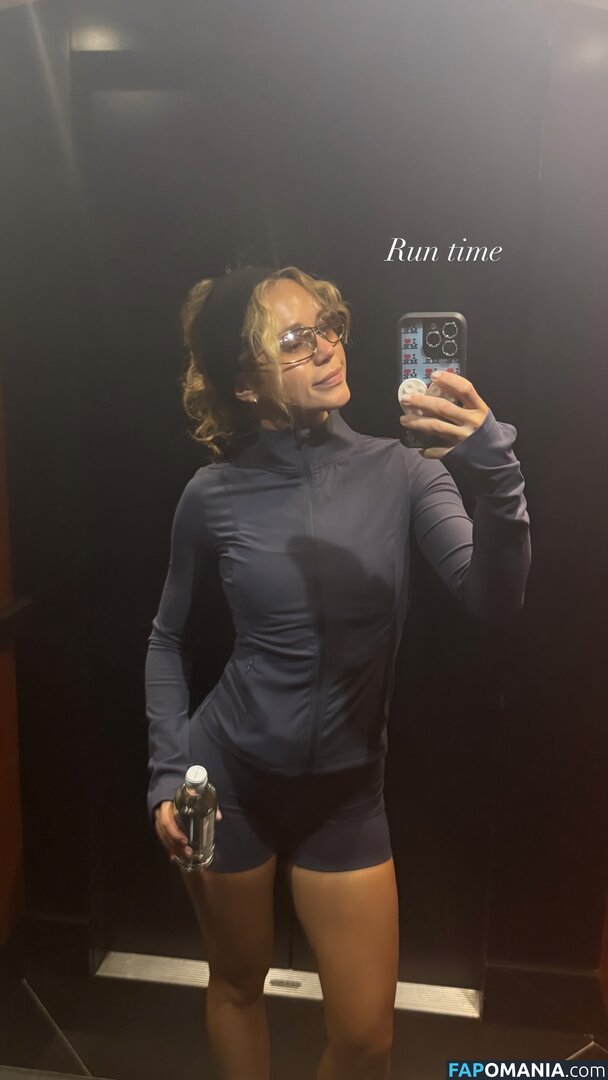 Brec Bassinger / brecbassinger Nahý OnlyFans  Uniklá fotka #262