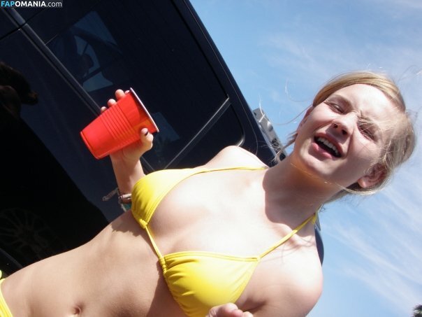 Britt Robertson Nahý Uniklá fotka #15