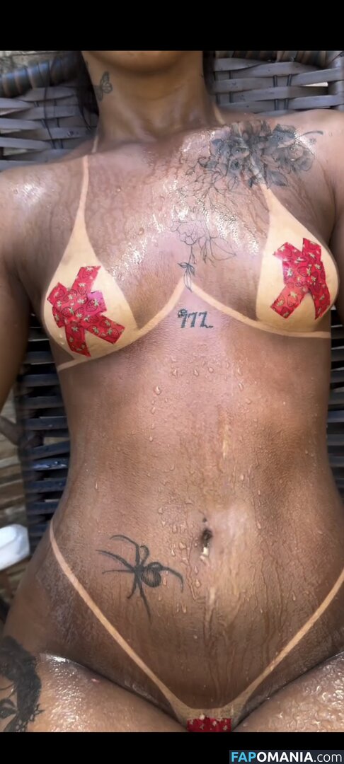 Bronzeamento Natural / biquini marquinha de fita / https: / lorynhadejery / terracodobronze / zer00um Nahý OnlyFans  Uniklá fotka #14