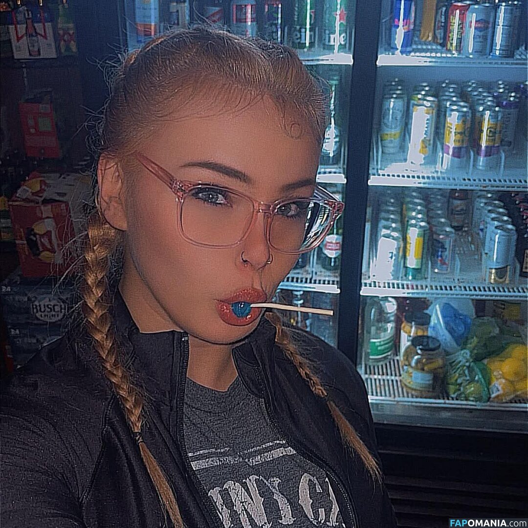 Busty Kristen from Iowa Nahý OnlyFans  Uniklá fotka #3