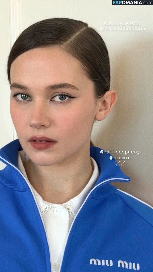 Cailee Spaeny / caileespaeny Nahý OnlyFans  Uniklá fotka #292