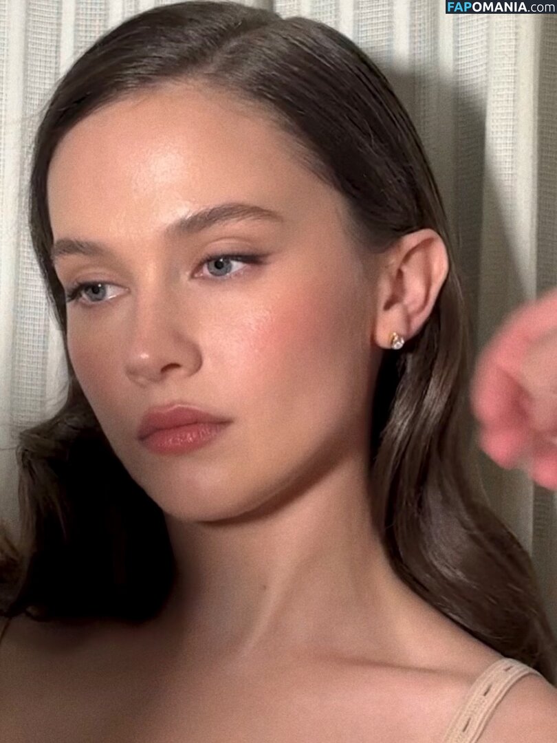 Cailee Spaeny / caileespaeny Nahý OnlyFans  Uniklá fotka #294