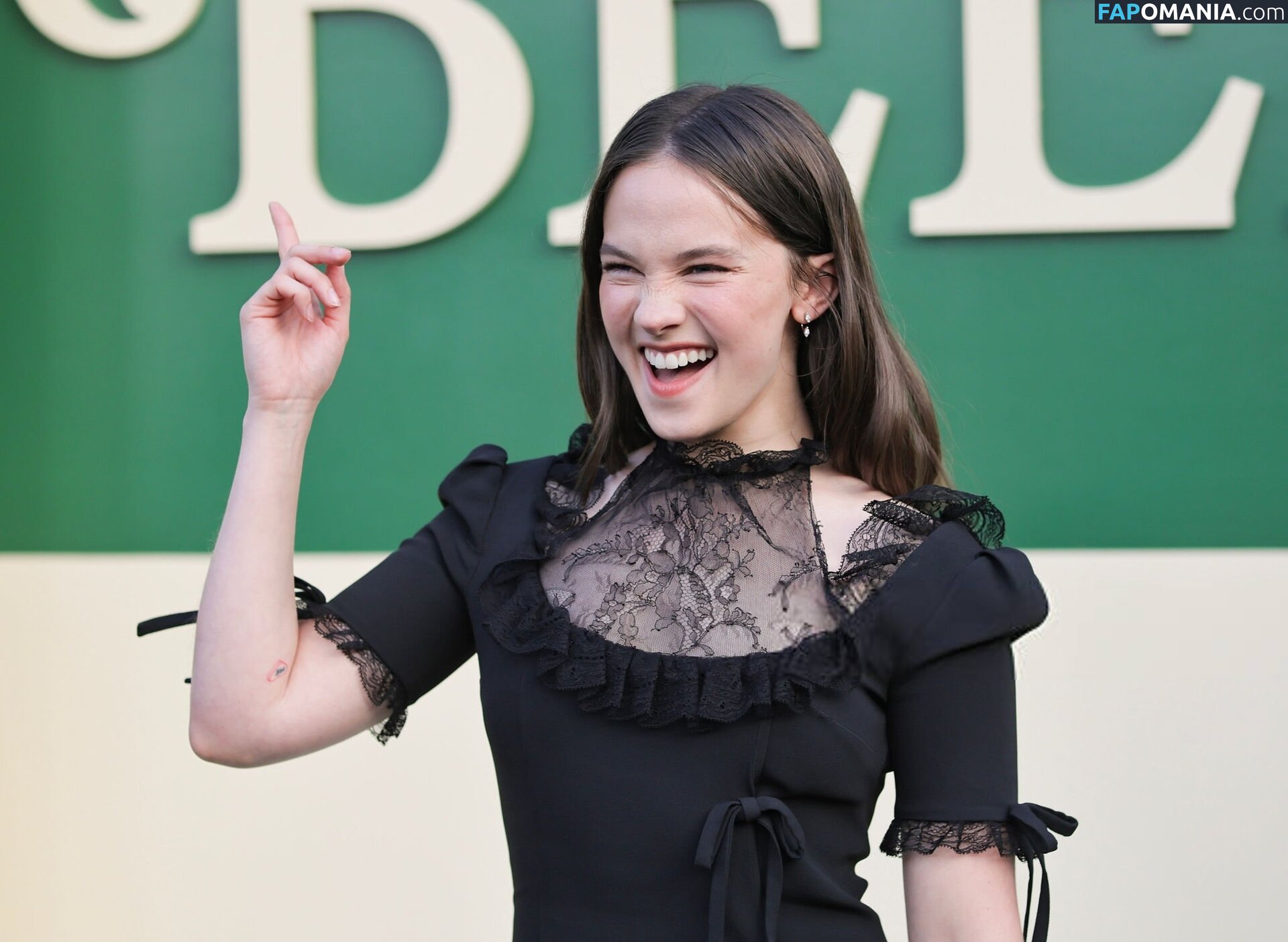Cailee Spaeny / caileespaeny Nahý OnlyFans  Uniklá fotka #357