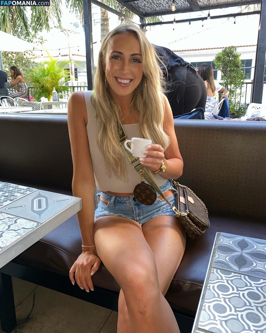 Carley Sanfilippo / carleysani Nahý OnlyFans  Uniklá fotka #2