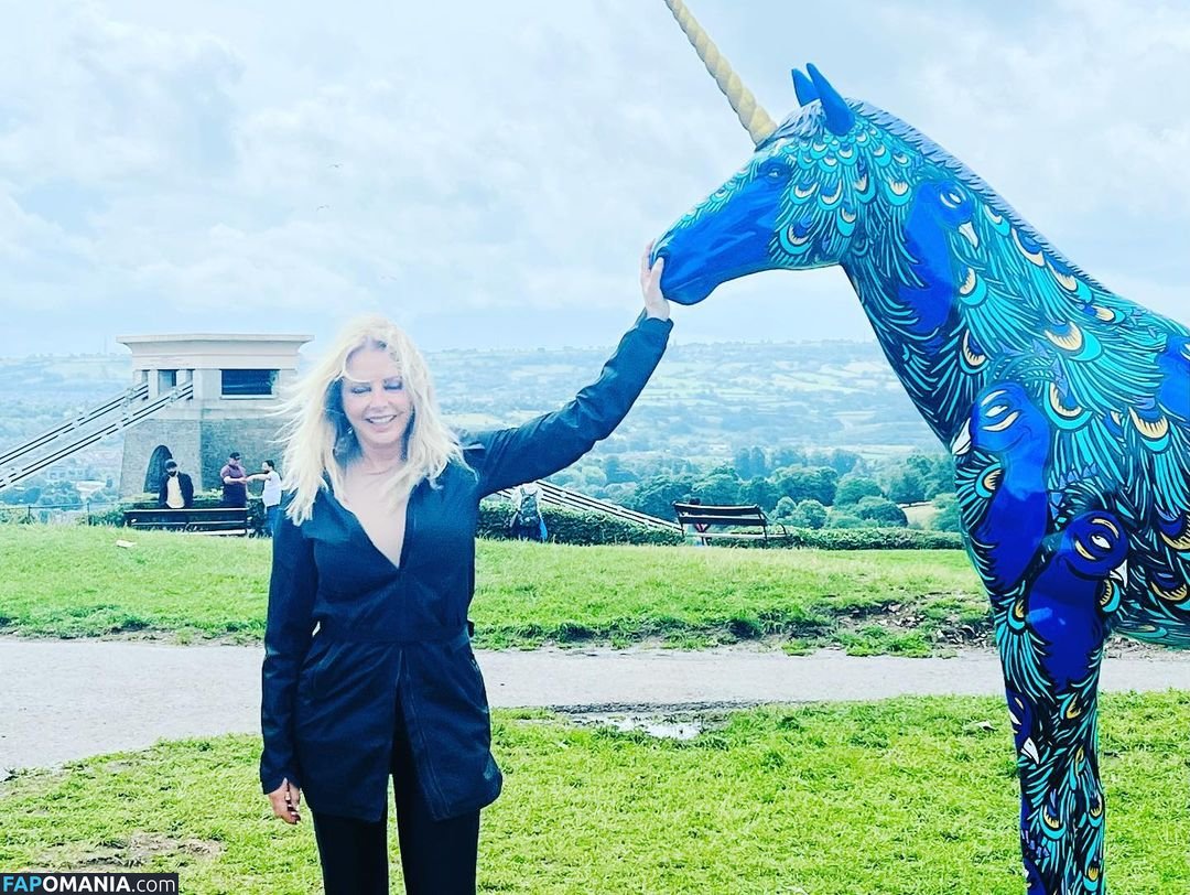 Carol Vorderman Nahý OnlyFans  Uniklá fotka #30