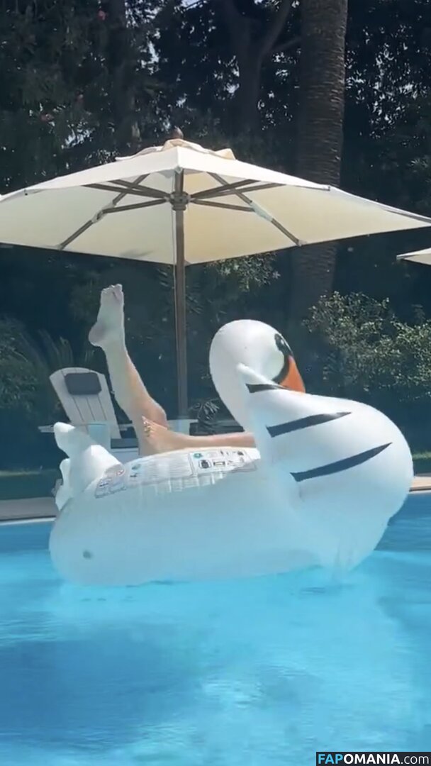 CarolinaBourbon Nahý OnlyFans  Uniklá fotka #1
