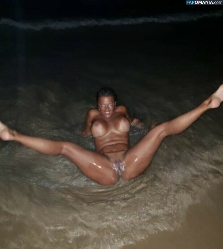 Caroline Öberg / carrooberg Nahý OnlyFans  Uniklá fotka #23