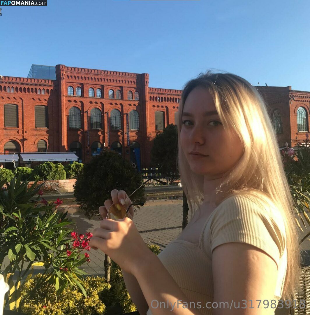 celebrity_hannah_montana Nahý OnlyFans  Uniklá fotka #9
