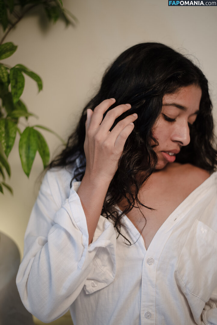 Chameelia / _Chameelia_ / __chameelia_ / chameeliaa / cw Nahý OnlyFans  Uniklá fotka #5