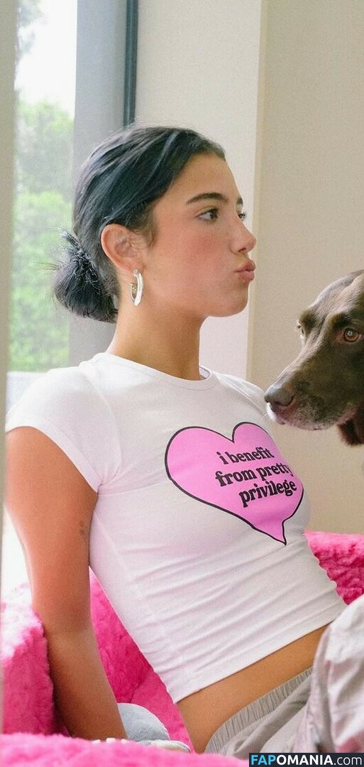 Charli D'Amelio / Charli Damelio / charlidamelio / charliesdamelio Nahý OnlyFans  Uniklá fotka #562