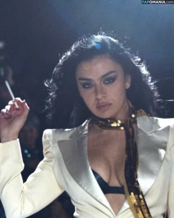 Charli XCX / charli_xcx / charlignarly / charlixcx / https: Nahý OnlyFans  Uniklá fotka #1268