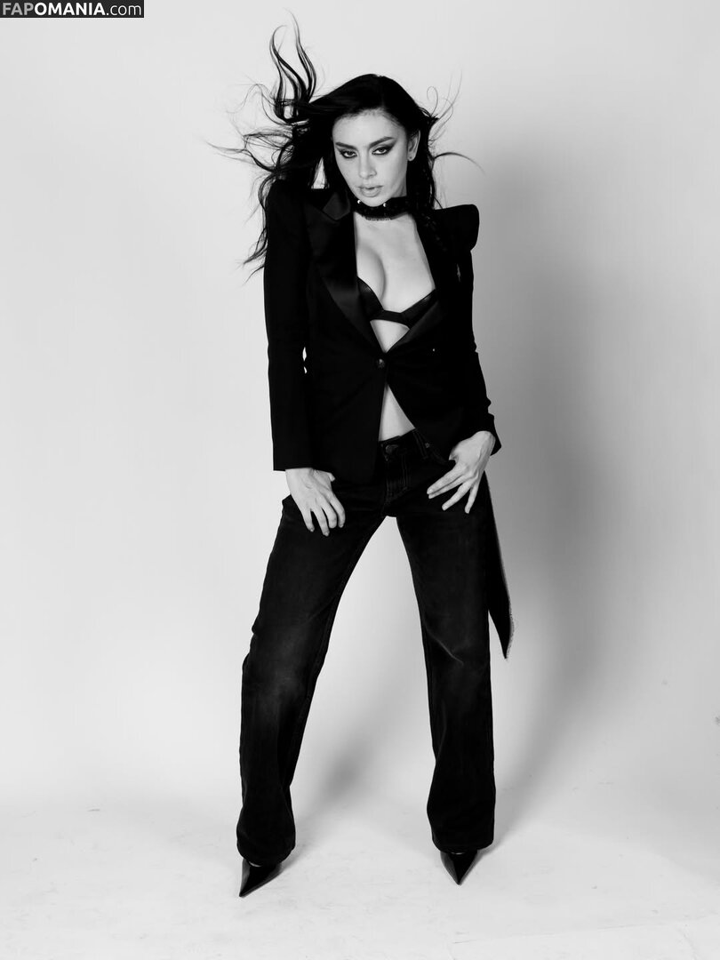 Charli XCX / charli_xcx / charlignarly / charlixcx / https: Nahý OnlyFans  Uniklá fotka #1272