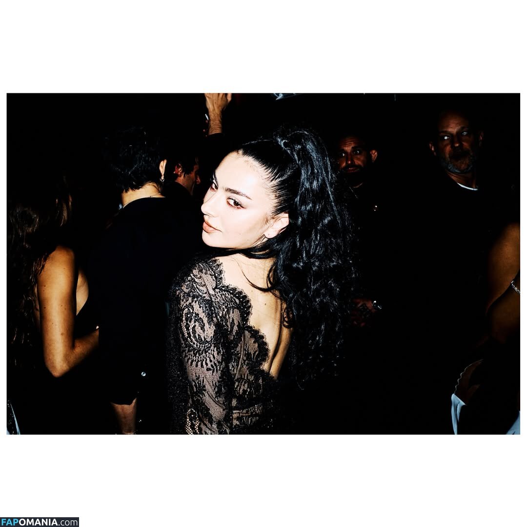 Charli XCX / charli_xcx / charlignarly / charlixcx / https: Nahý OnlyFans  Uniklá fotka #1285