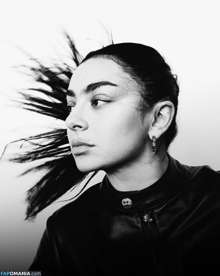 Charli XCX / charli_xcx / charlignarly / charlixcx / https: Nahý OnlyFans  Uniklá fotka #1287