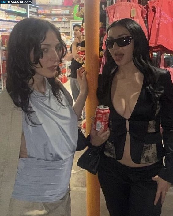 Charli XCX / charli_xcx / charlignarly / charlixcx / https: Nahý OnlyFans  Uniklá fotka #1288