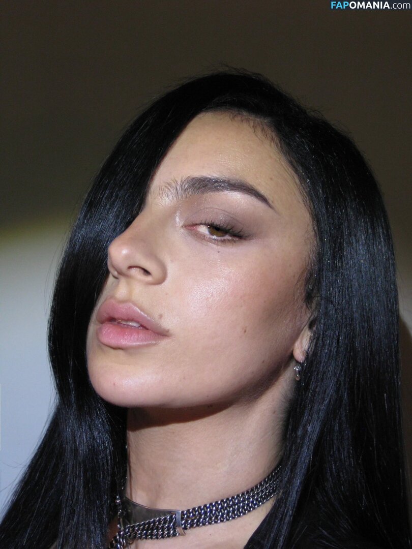 Charli XCX / charli_xcx / charlignarly / charlixcx / https: Nahý OnlyFans  Uniklá fotka #1291