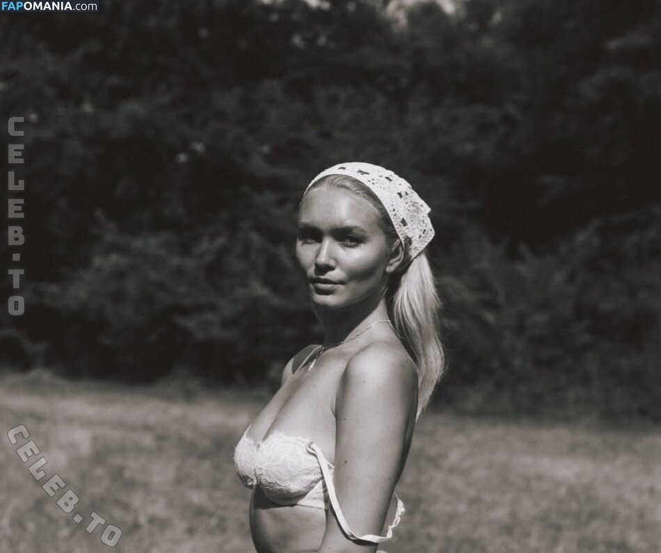 Chiara Schmitt / chiaracs_ Nahý OnlyFans  Uniklá fotka #13