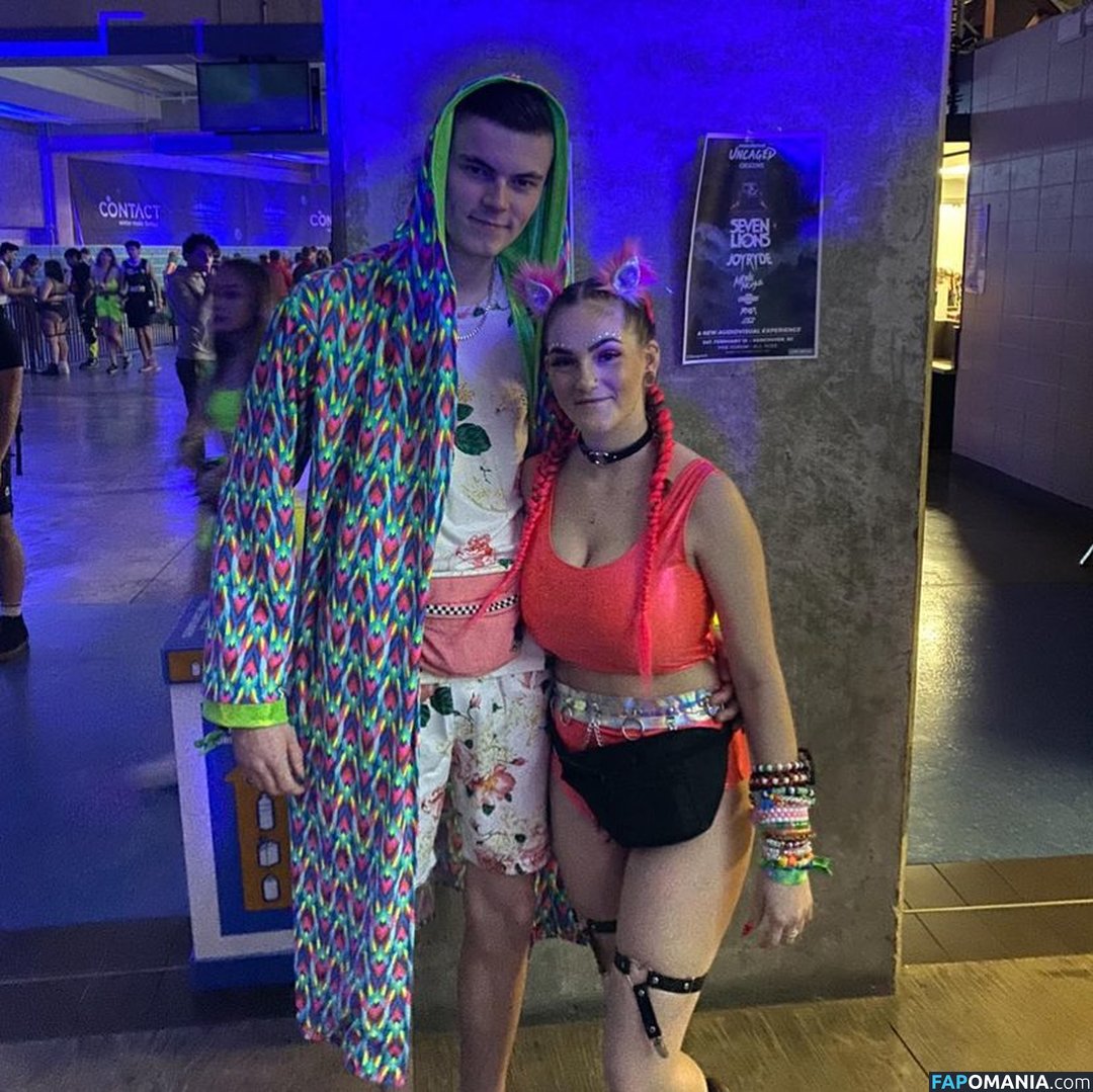 Chloe Moniz / ravemumma Nahý OnlyFans  Uniklá fotka #3