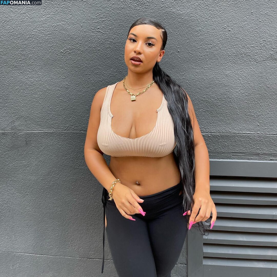 chloecvlogs / chloexchanel / https: Nahý OnlyFans  Uniklá fotka #7
