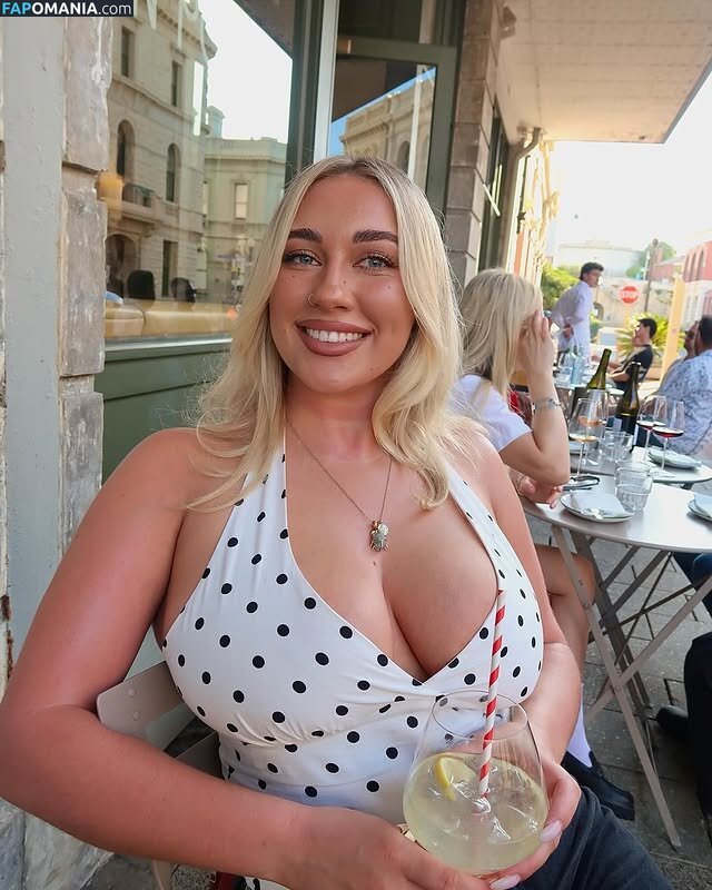 chloemoriondo / https: Nahý OnlyFans  Uniklá fotka #2