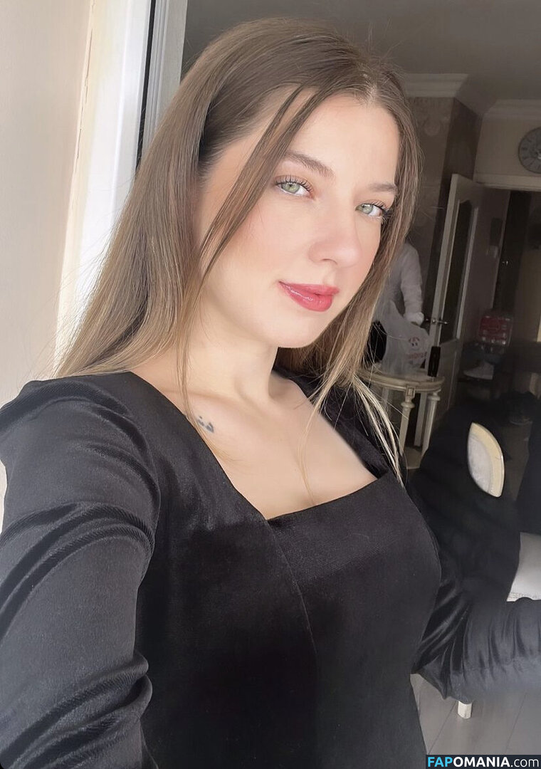 Cigdem Turk / cigdeemturk / cigdemT Nahý OnlyFans  Uniklá fotka #2