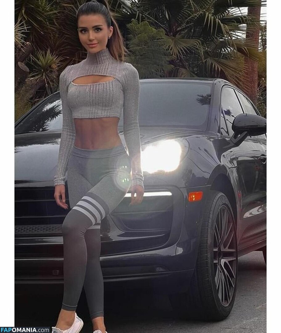 Coco Nadia Nahý OnlyFans  Uniklá fotka #17