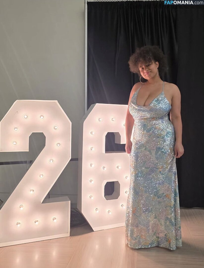 Dina / coco_ppop01 / cocopeepshow Nahý OnlyFans  Uniklá fotka #1