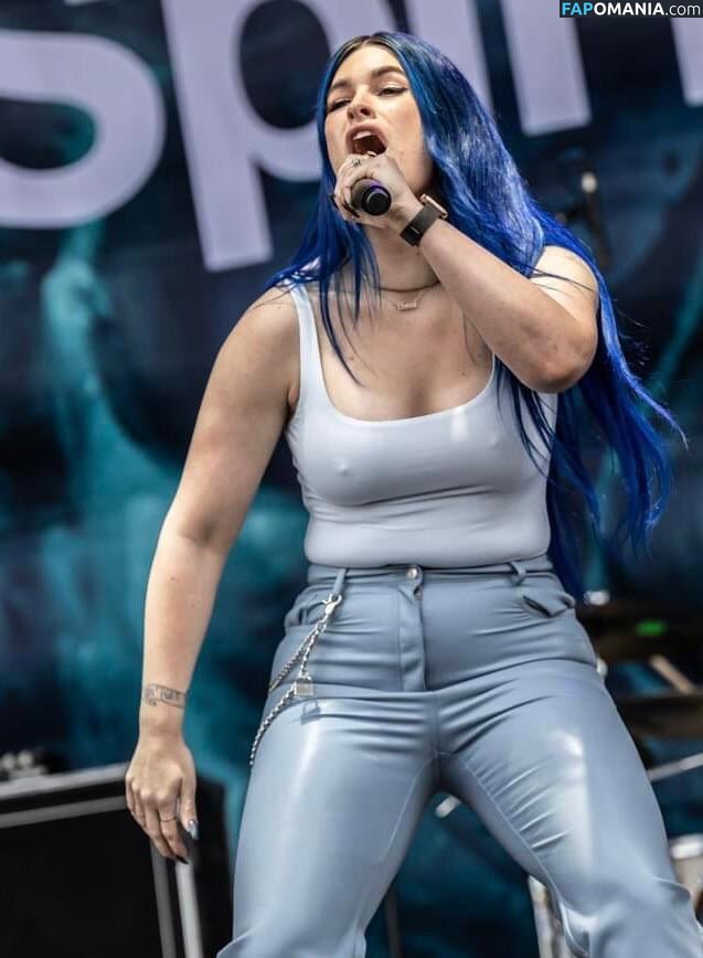 Courtney Laplante / Spiritbox Singer / courtneylaplante Nahý OnlyFans  Uniklá fotka #25