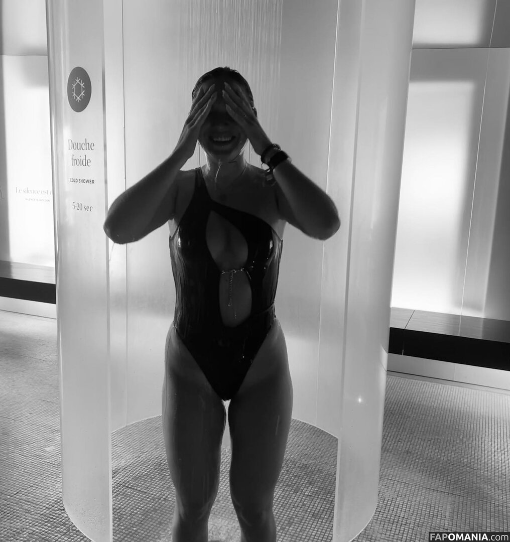 Courtney Sarault / court_sarault / courtsarault / https: Nahý OnlyFans  Uniklá fotka #17