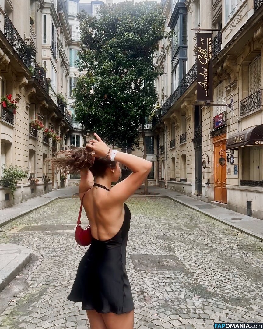 Courtney Sarault / court_sarault / courtsarault / https: Nahý OnlyFans  Uniklá fotka #25