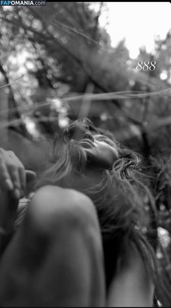 Crystal Reed / crystalmreed Nahý OnlyFans  Uniklá fotka #49