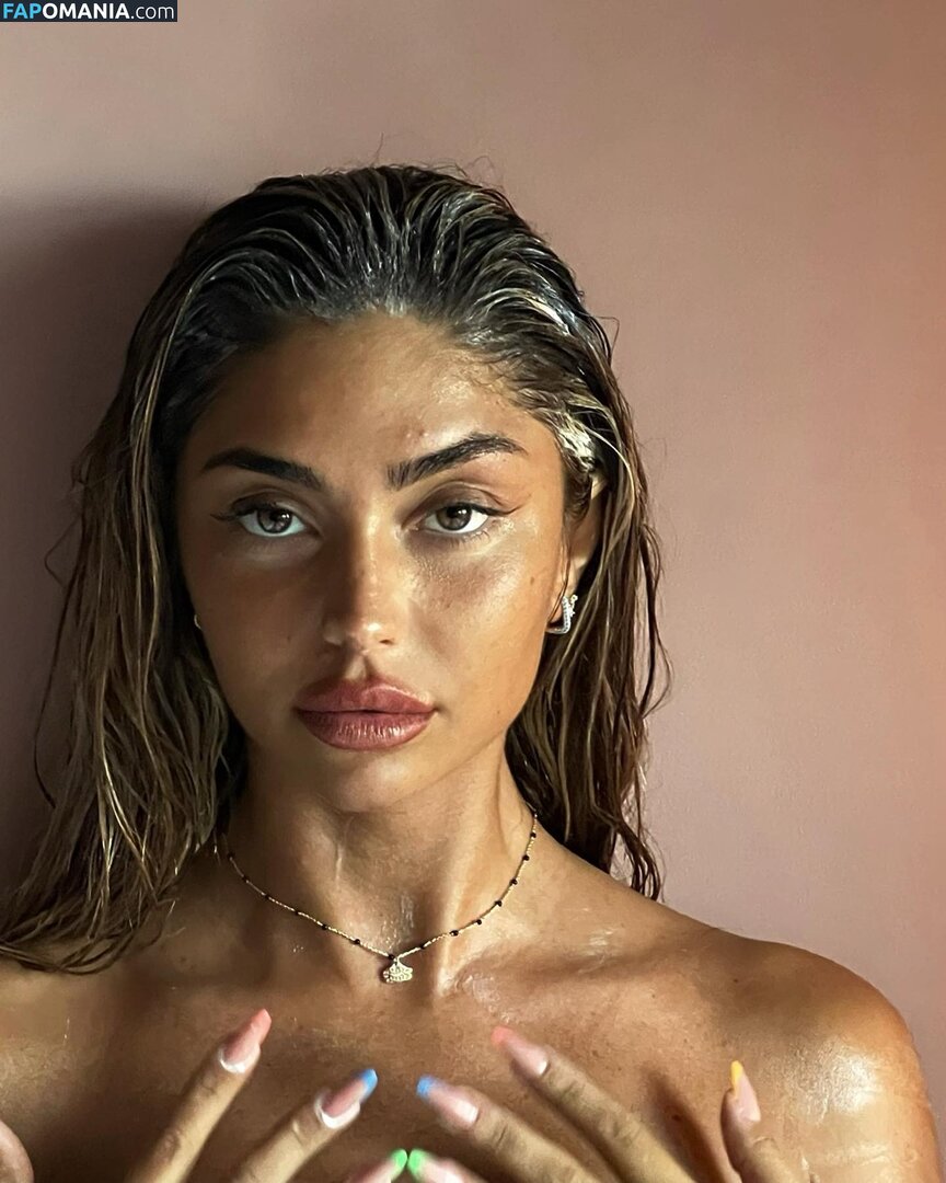 Cynthia Makhoul / cynthiaatvnco / https: / iam_thiaaa Nahý OnlyFans  Uniklá fotka #6