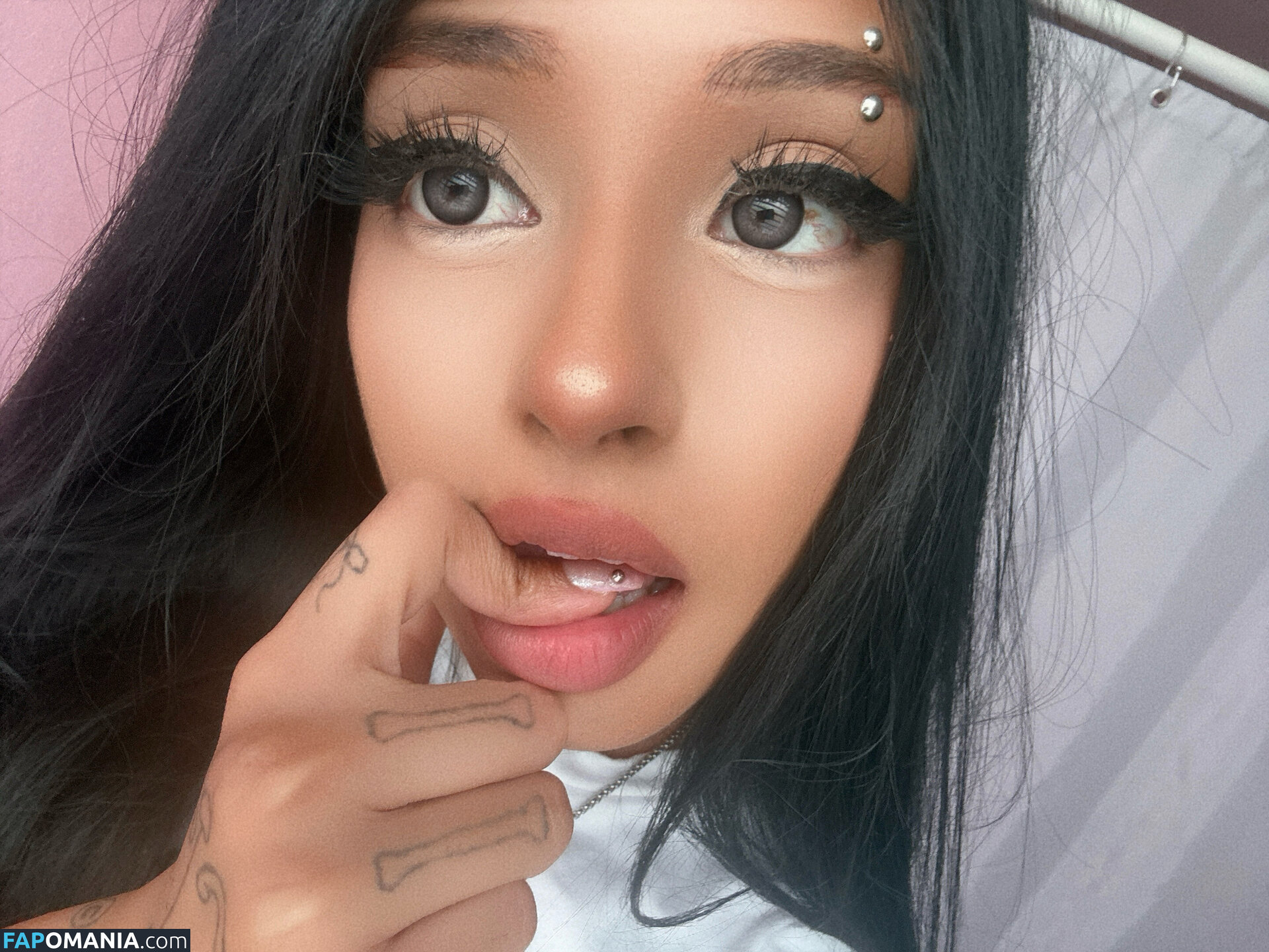 d0llgrim / grimd0ll / therealgrim Nahý OnlyFans  Uniklá fotka #1