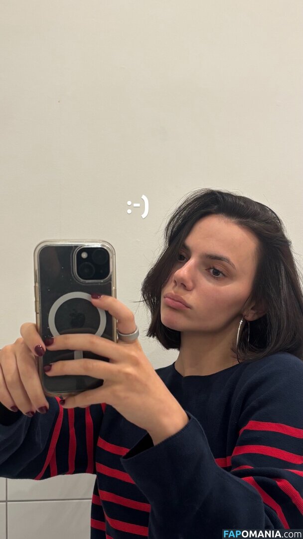Dafne Keen / dafnefeetworld / dafnekeen Nahý OnlyFans  Uniklá fotka #1
