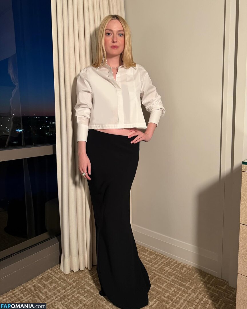 Dakota Fanning / dakotafanning Nahý OnlyFans  Uniklá fotka #271