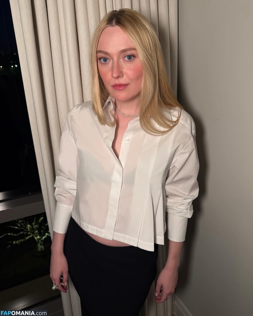 Dakota Fanning / dakotafanning Nahý OnlyFans  Uniklá fotka #272