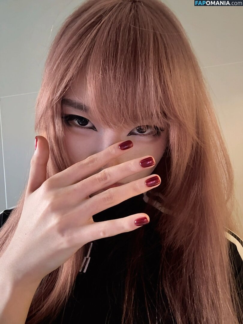 Daturakisses / Sacha Wang Nahý OnlyFans  Uniklá fotka #5