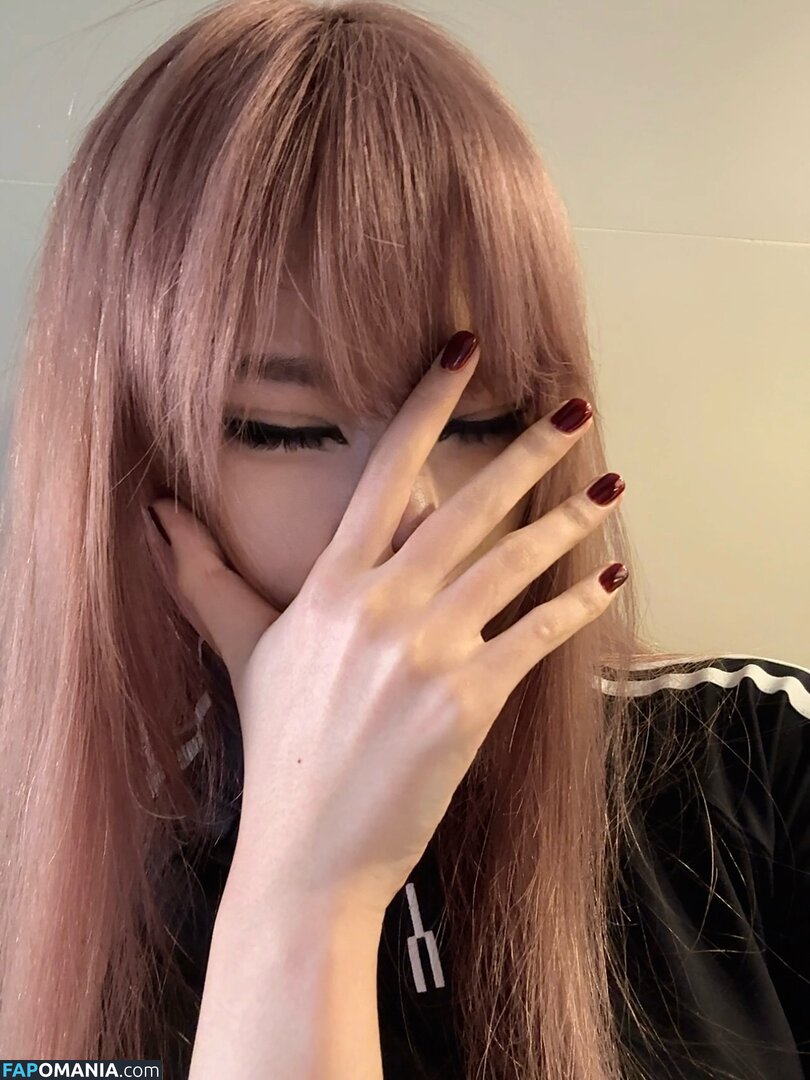 Daturakisses / Sacha Wang Nahý OnlyFans  Uniklá fotka #6