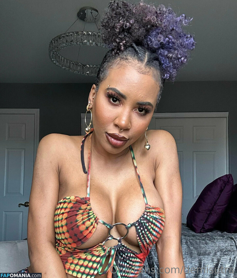 Demi Sutra / DemiSutra Nahý OnlyFans  Uniklá fotka #71