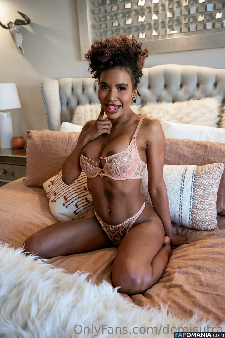 Demi Sutra / DemiSutra Nahý OnlyFans  Uniklá fotka #181