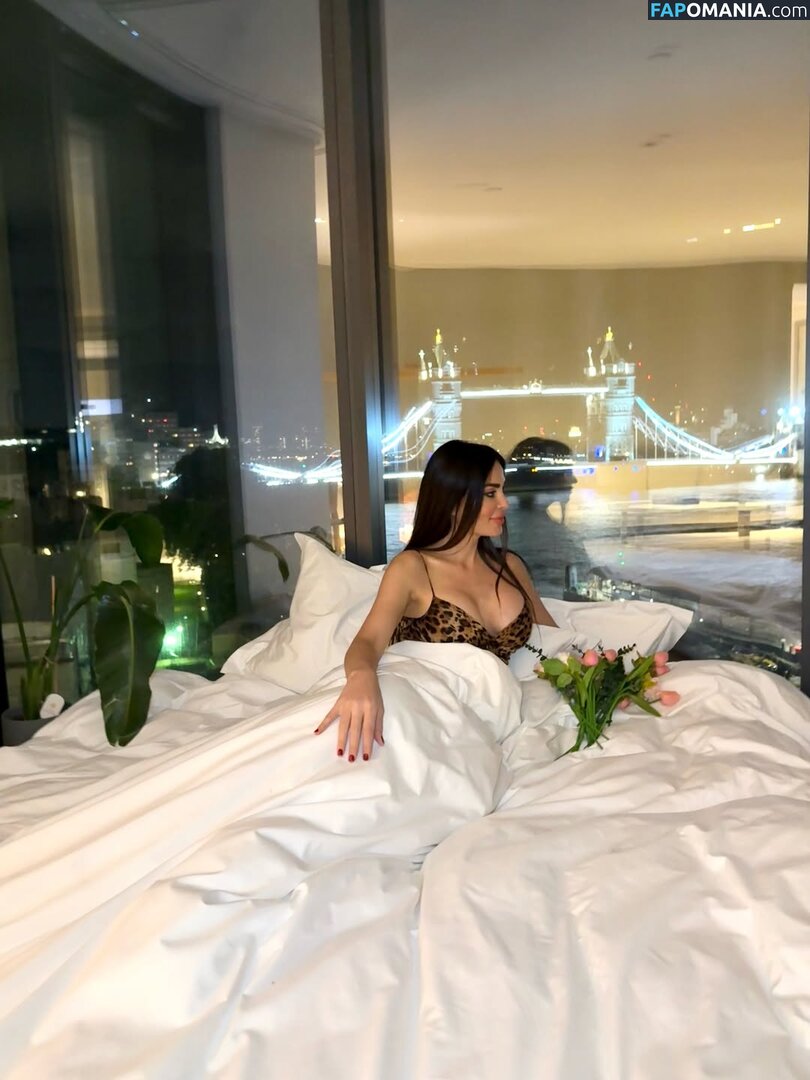 Dominique Hourani / DominiqueHorani / dominiquehourani / https: Nahý OnlyFans  Uniklá fotka #1