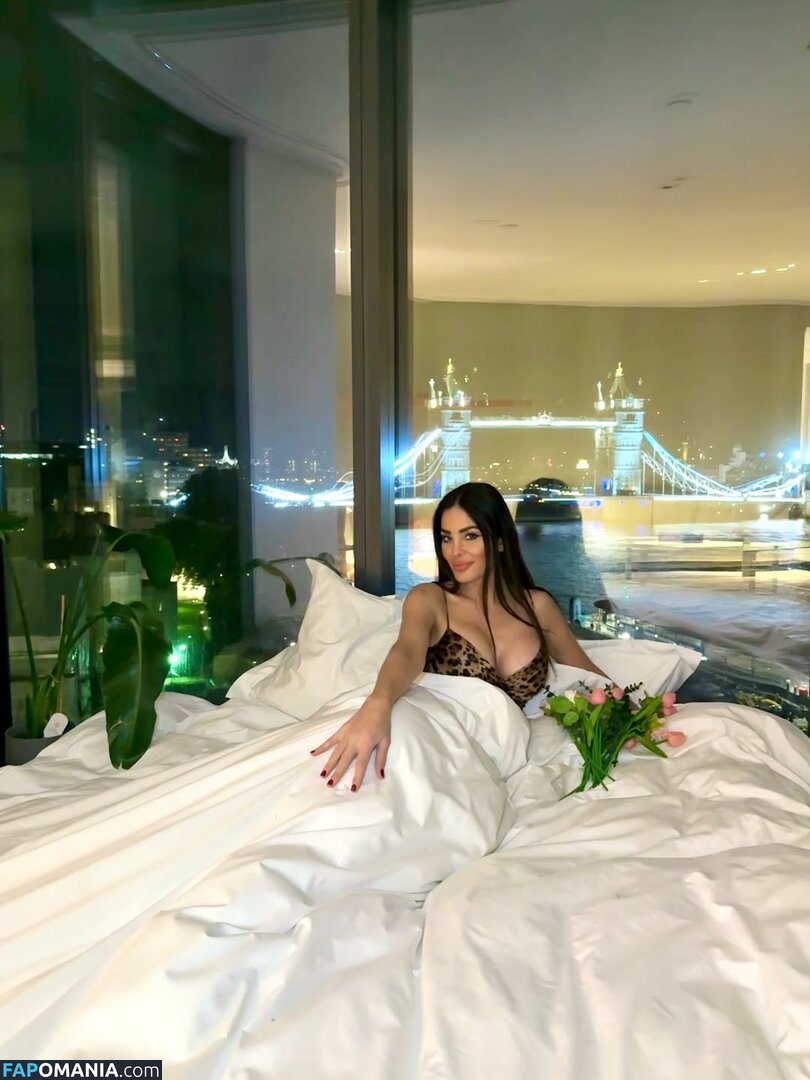 Dominique Hourani / DominiqueHorani / dominiquehourani / https: Nahý OnlyFans  Uniklá fotka #2